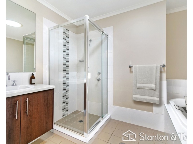 11 Sunrise Terrace, Glenmore Park NSW 2745