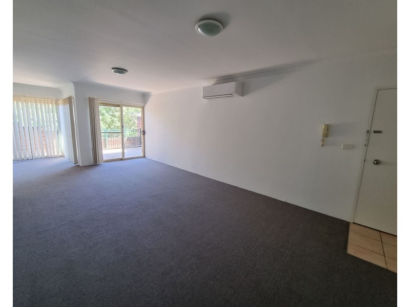 8/10-12 Dent Street, Penrith NSW 2750