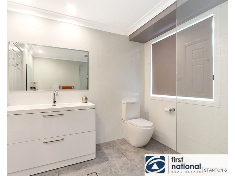 5 Kylie Tennant Close, Glenmore Park NSW 2745