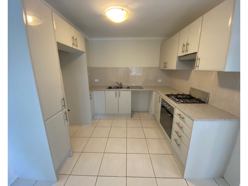 4/8 Colless Street, Penrith NSW 2750