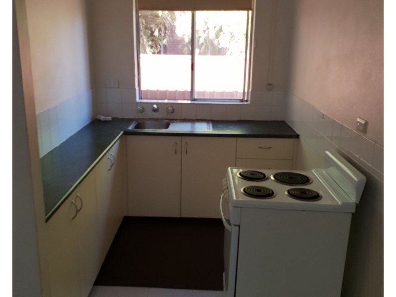 2/13 Santley Crescent, Kingswood NSW 2747