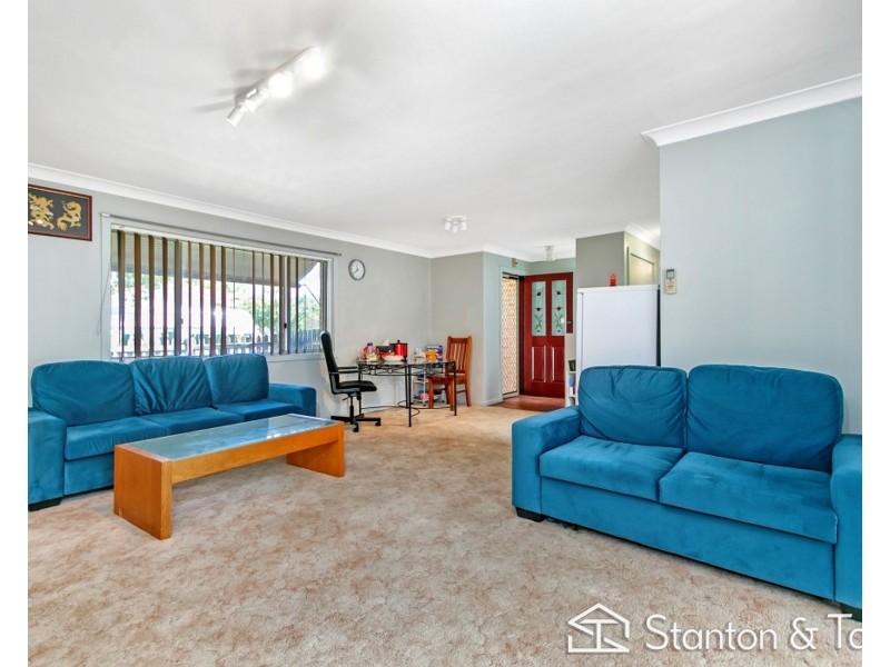 74 John Tebbutt Place, Richmond NSW 2753