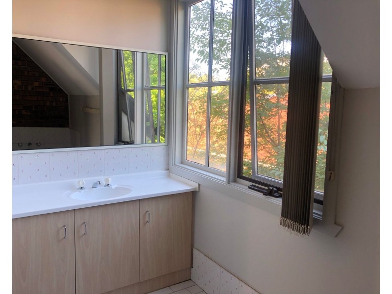 2/124 Lethbridge Street, Penrith NSW 2750