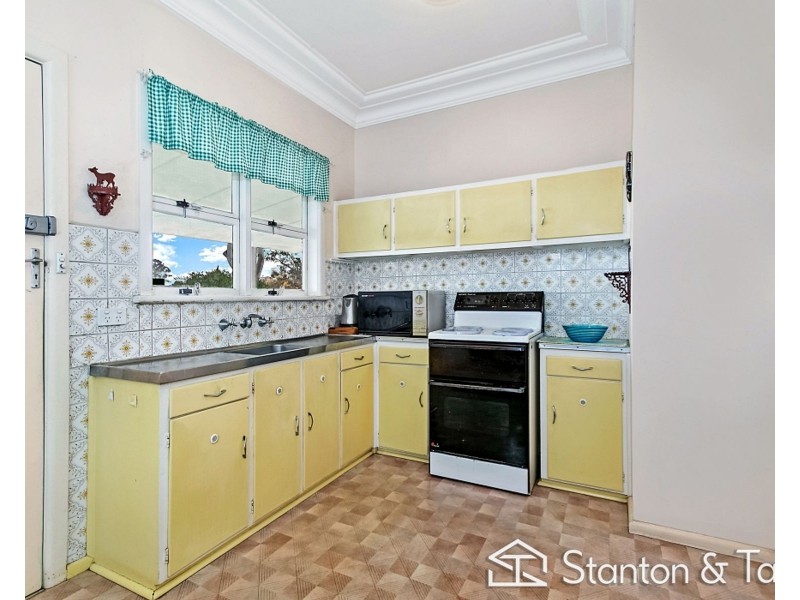 33 Rosedale Avenue, Penrith NSW 2750