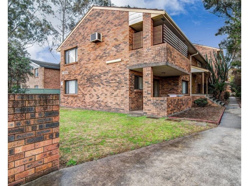 2/17 Preston Street, Penrith NSW 2750