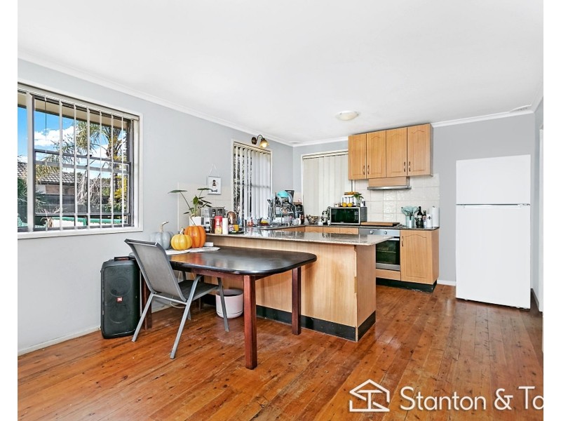 2 Dewdrop Place, Werrington Downs NSW 2747