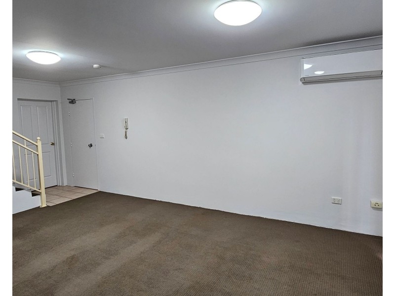 2/10-12 Dent Street, Jamisontown NSW 2750