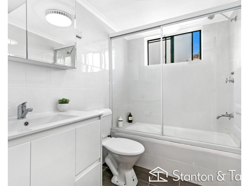 1/150-152 Great Western Highway, Kingswood NSW 2747