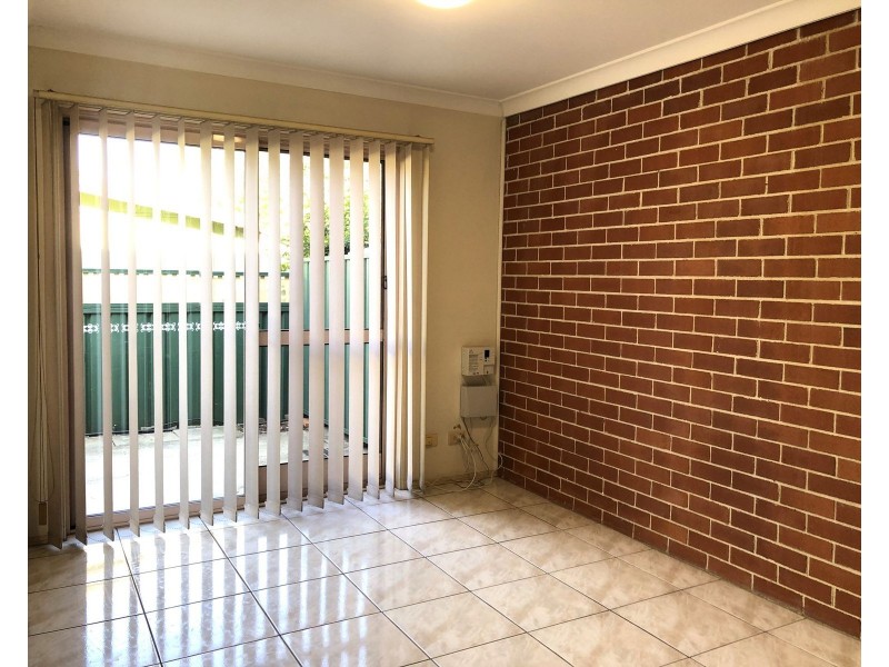 2/8 Vista Street, Penrith NSW 2750