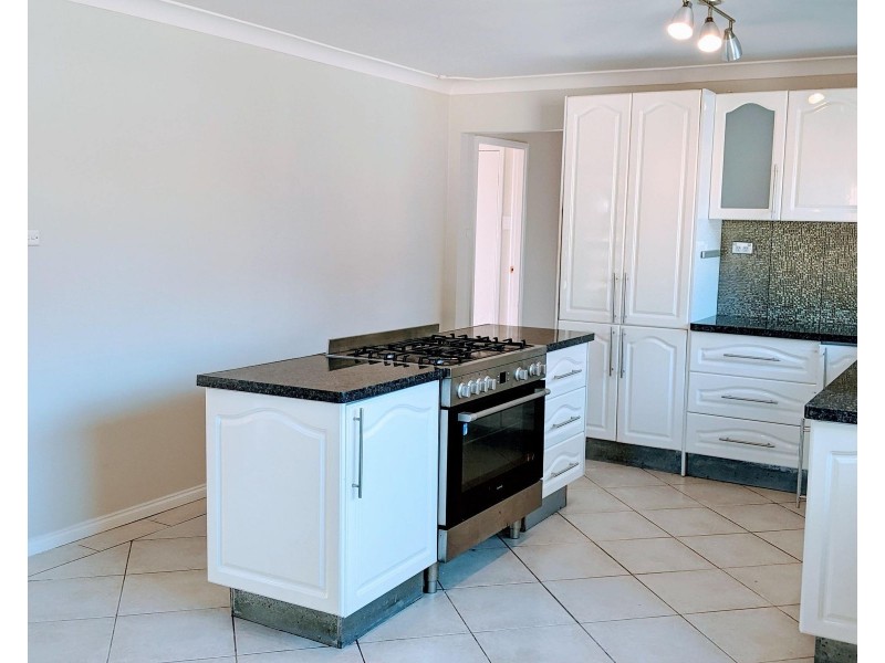 12 Harry Lawler Road, Cranebrook NSW 2749