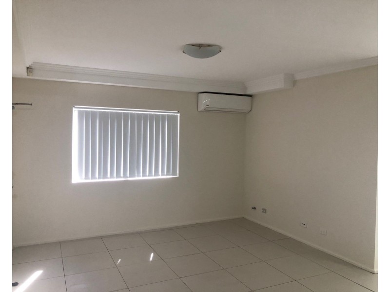 2/33 Robert Street, Penrith NSW 2750