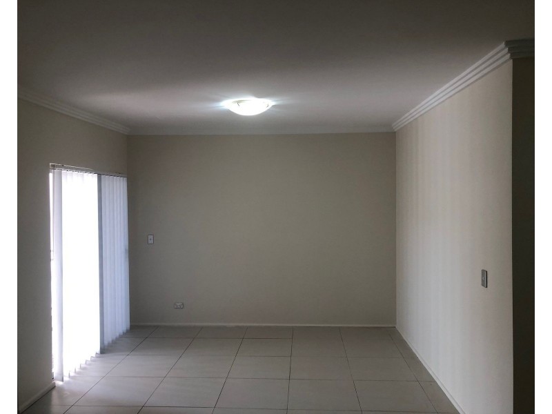 2/33 Robert Street, Penrith NSW 2750