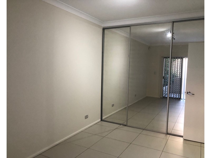 2/33 Robert Street, Penrith NSW 2750