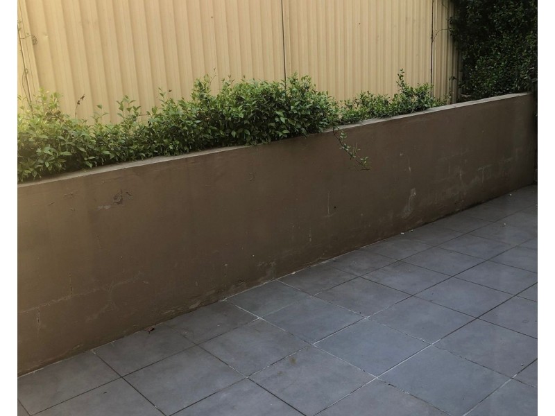 2/33 Robert Street, Penrith NSW 2750