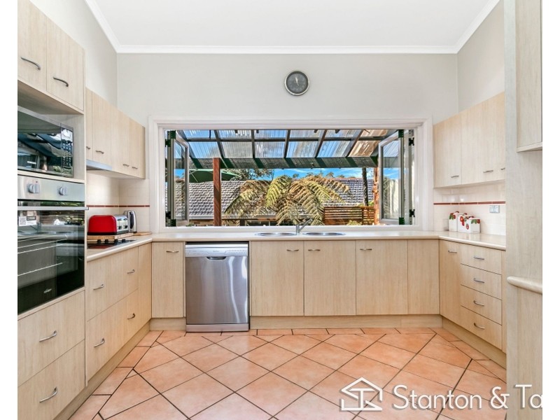 2 Hunter Way, Faulconbridge NSW 2776