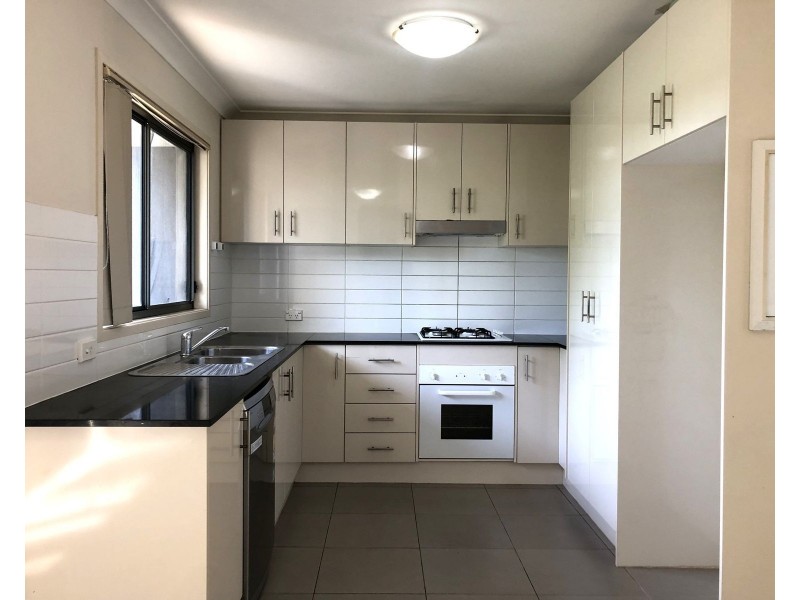 1/84 Woodlands Drive, Glenmore Park NSW 2745