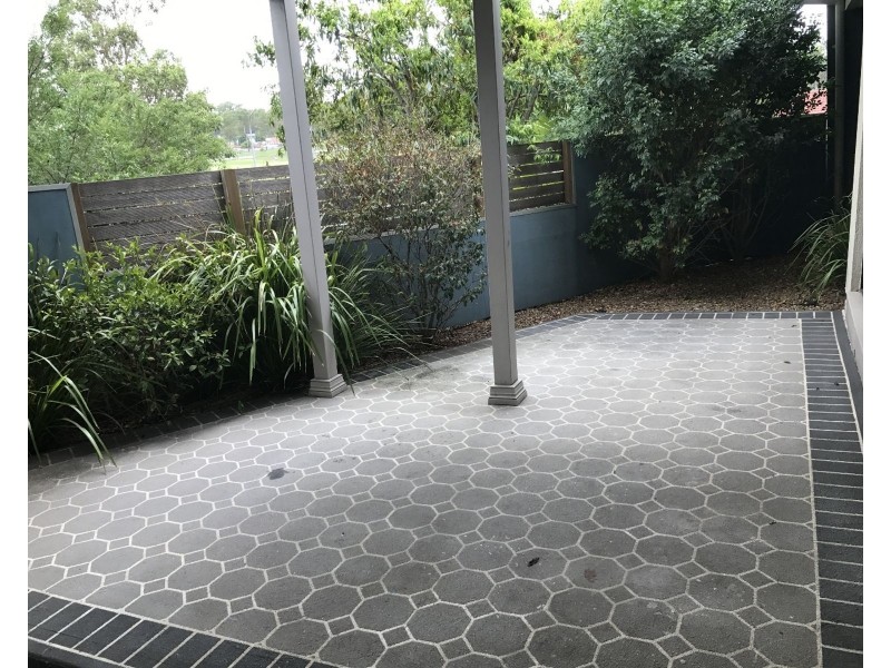 1/84 Woodlands Drive, Glenmore Park NSW 2745