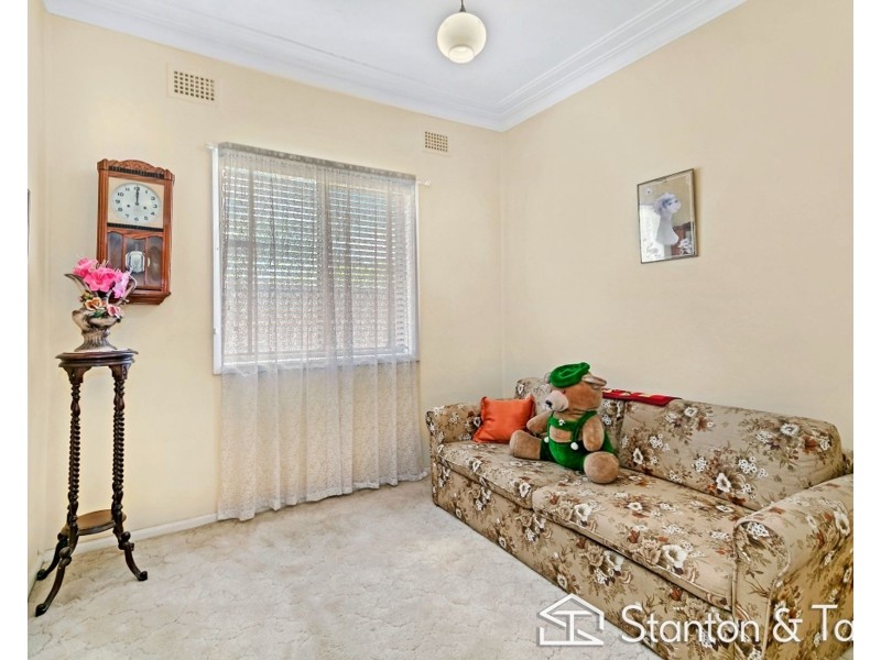 13 Hanbury Street, Greystanes NSW 2145