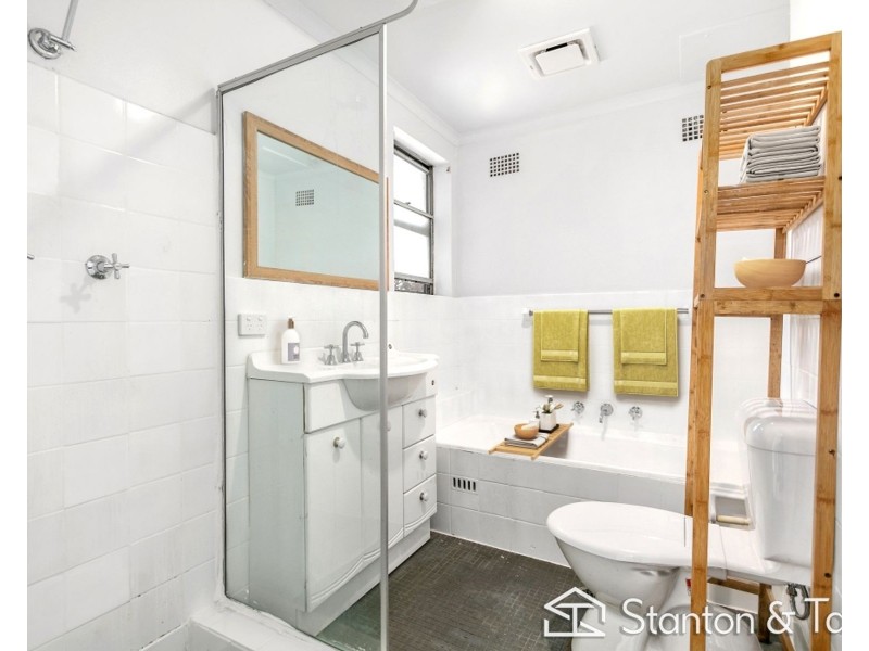 2/209 Derby Street, Penrith NSW 2750