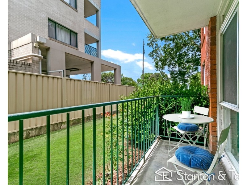 2/209 Derby Street, Penrith NSW 2750