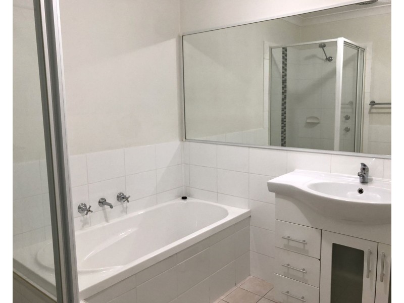 6/84 Woodlands Drive, Glenmore Park NSW 2745