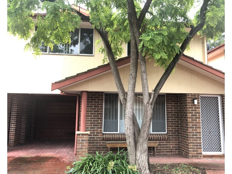 2/25 Barber Ave, Penrith NSW 2750