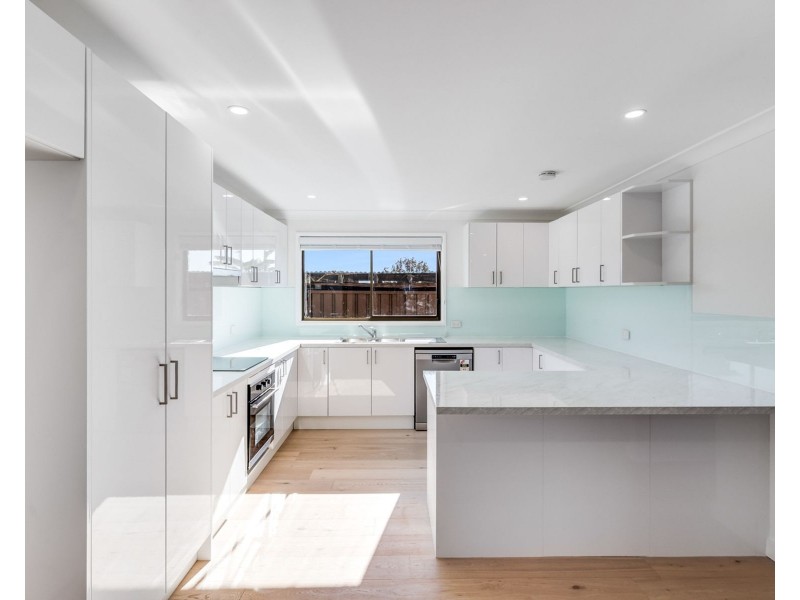 11 Westmoor Grove, Werrington Downs NSW 2747