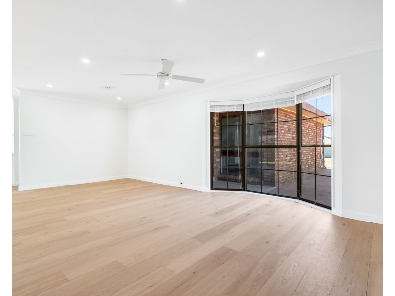 11 Westmoor Grove, Werrington Downs NSW 2747