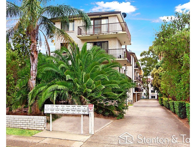 2/191 Derby Street, Penrith NSW 2750