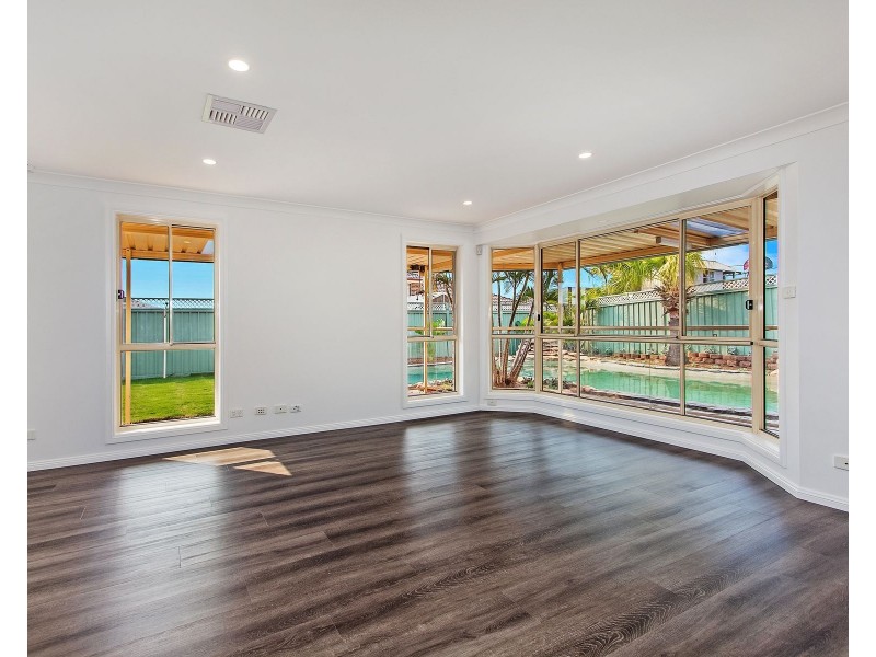 4 Turnberry Crescent, Glenmore Park NSW 2745