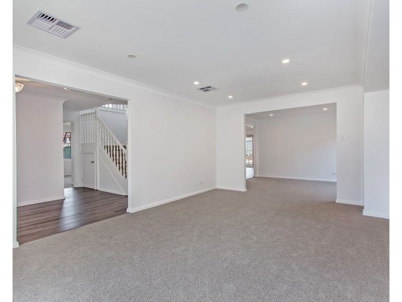 4 Turnberry Crescent, Glenmore Park NSW 2745