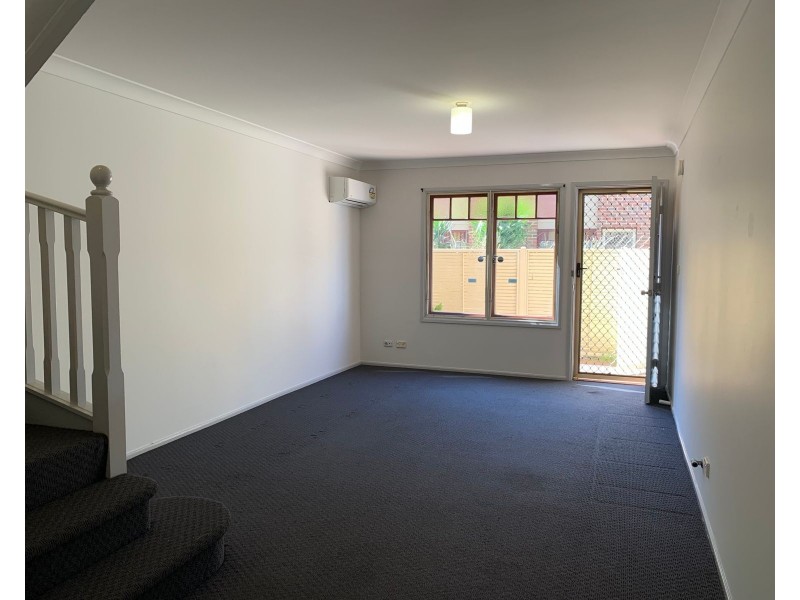 4/9-11 Thurston Street, Penrith NSW 2750
