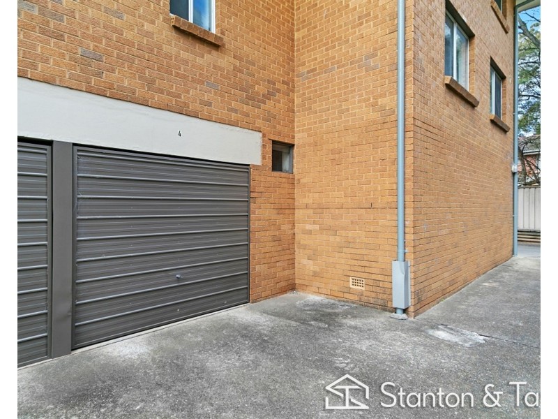 4/4 John Tipping Grove, Penrith NSW 2750