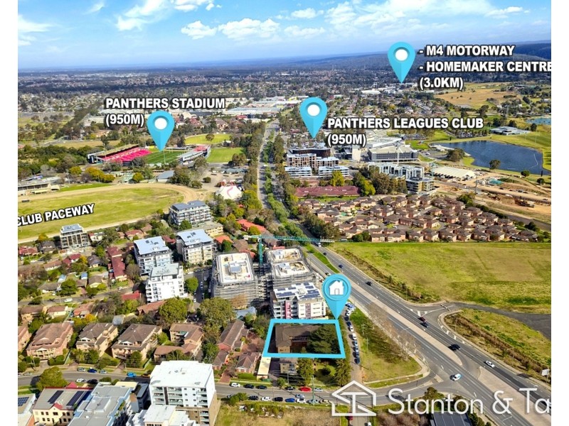 4/4 John Tipping Grove, Penrith NSW 2750