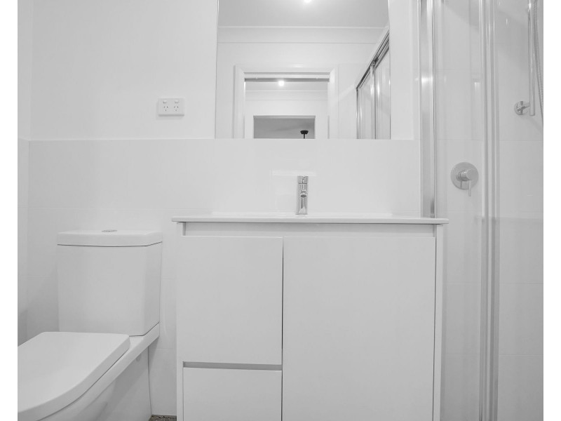 2/9 Gibson Avenue, Werrington NSW 2747