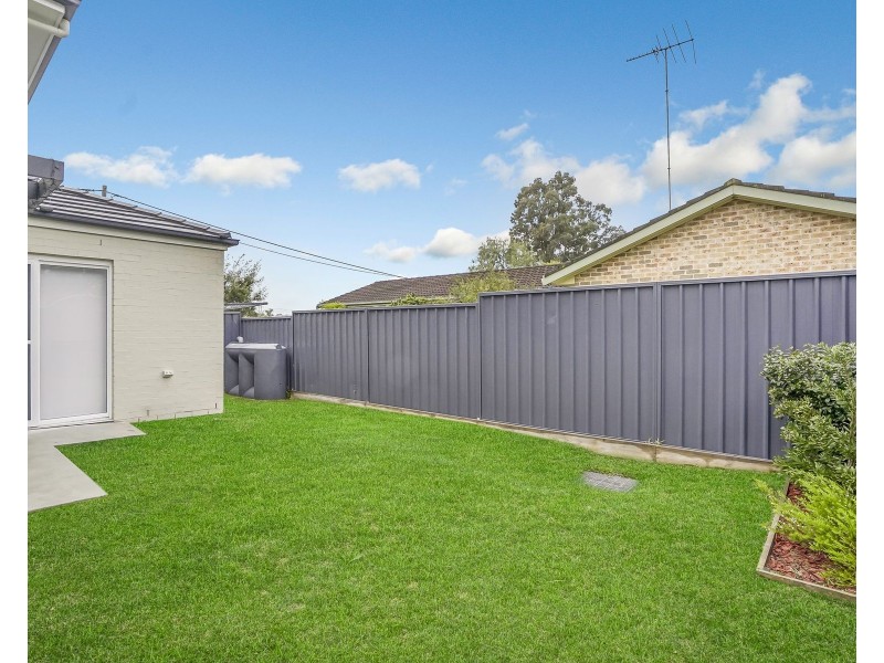 2/9 Gibson Avenue, Werrington NSW 2747