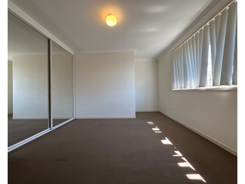 10/32 Luttrell Street, Glenmore Park NSW 2745