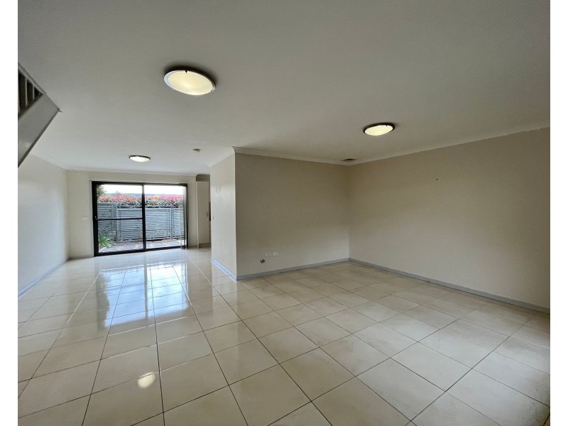 2/26 Luttrell Street, Glenmore Park NSW 2745