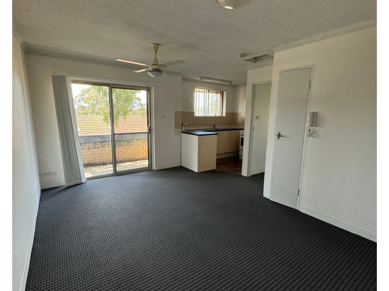 8/17 Santley Crescent, Kingswood NSW 2747