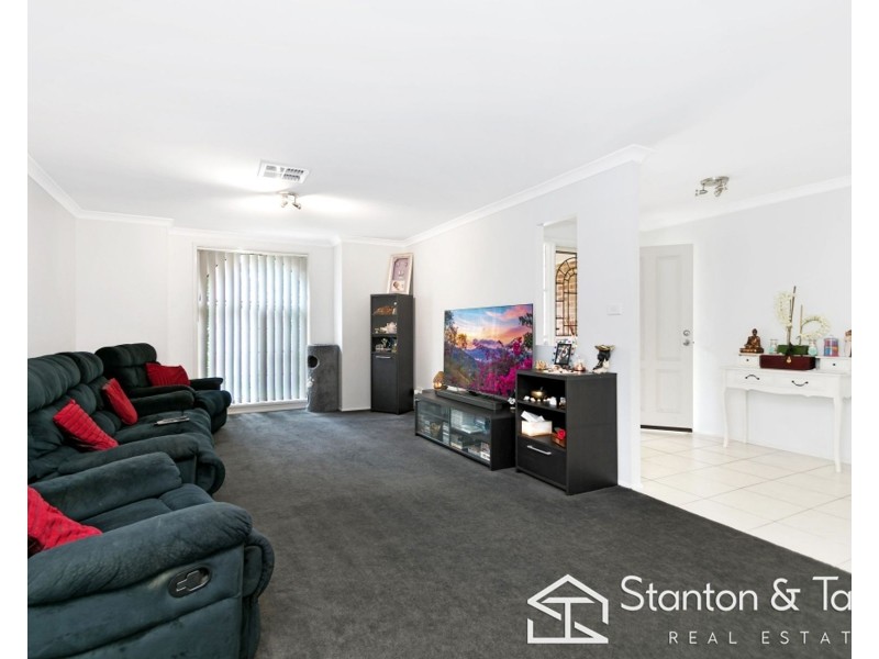 4 Hillside Circuit, Cranebrook NSW 2749