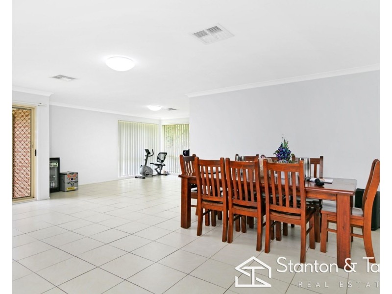4 Hillside Circuit, Cranebrook NSW 2749