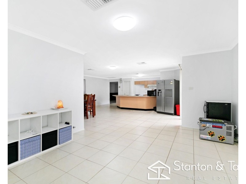 4 Hillside Circuit, Cranebrook NSW 2749