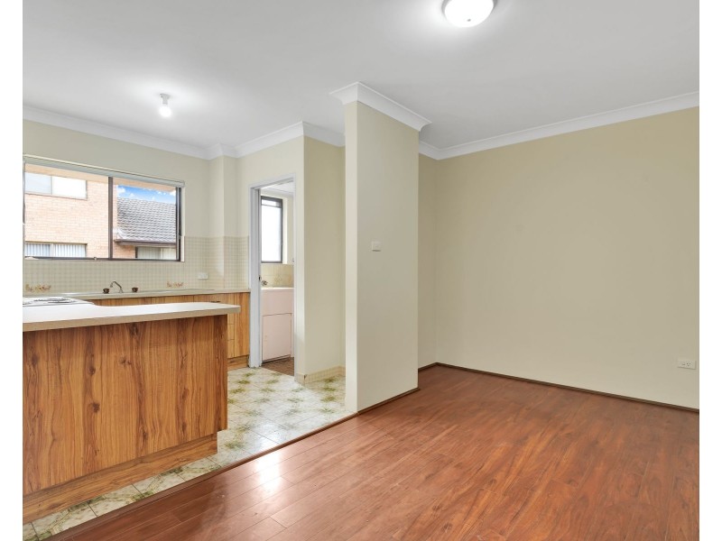 4/9 Hemmings Street, Penrith NSW 2750