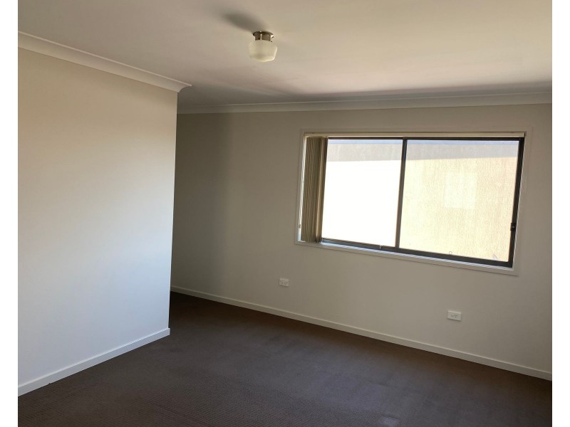 10/26 Luttrell Street, Glenmore Park NSW 2745