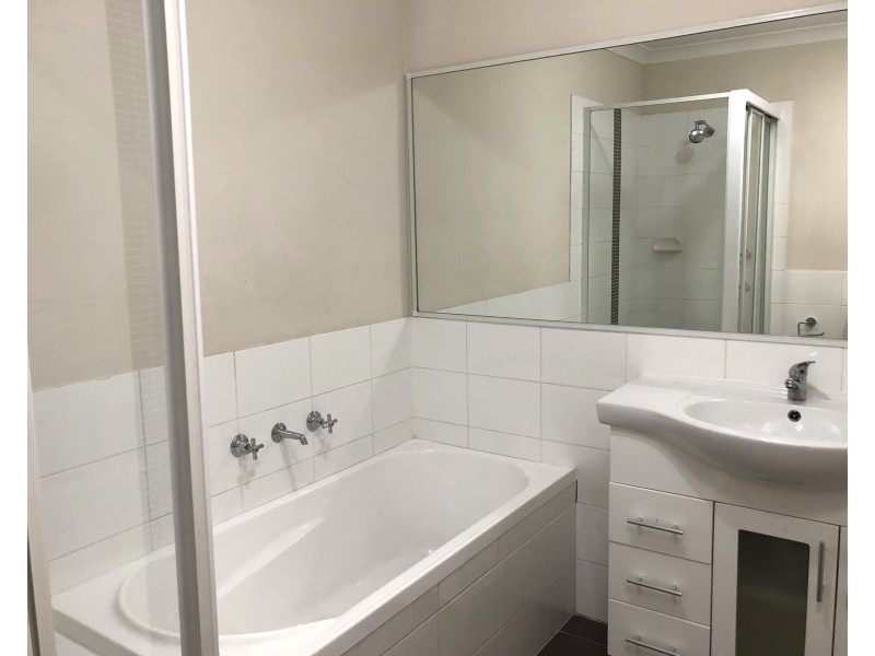 1/84 Woodlands Drive, Glenmore Park NSW 2745