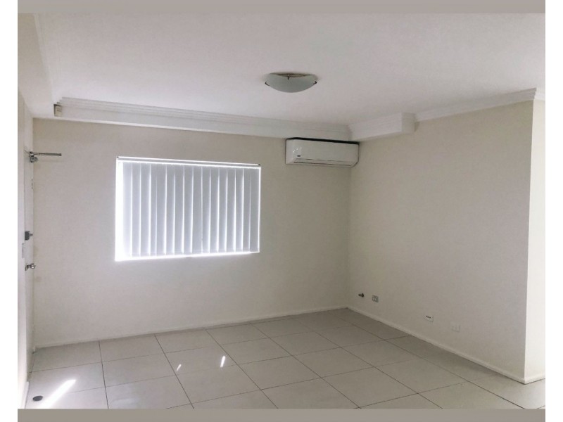 2/33 Robert Street, Penrith NSW 2750