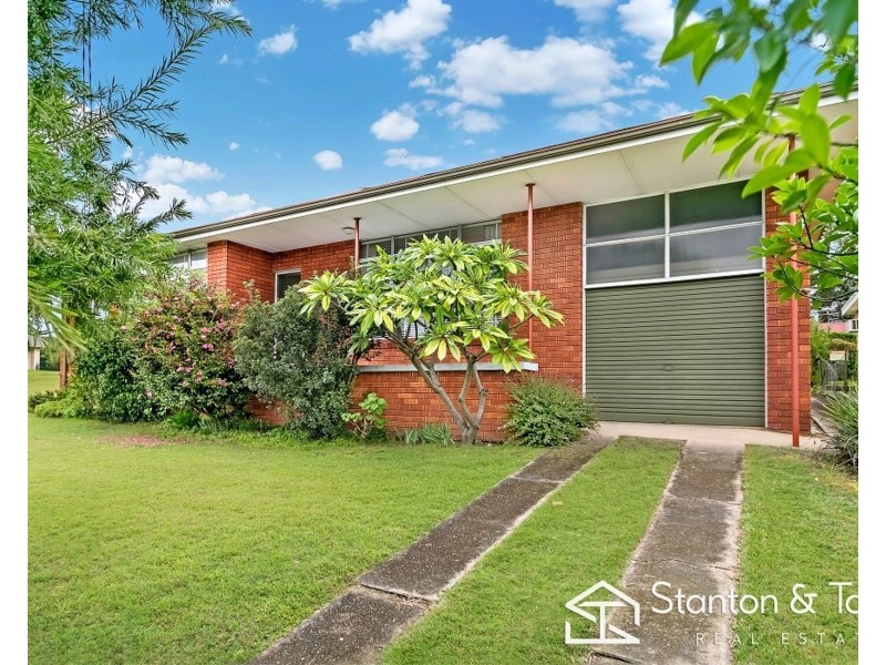 27 RUSSELL STREET, Emu Plains NSW 2750