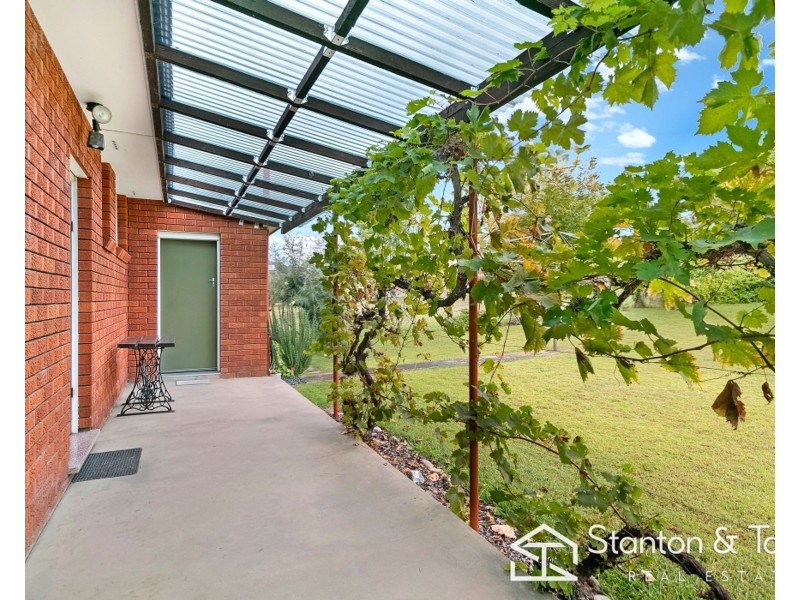 27 RUSSELL STREET, Emu Plains NSW 2750