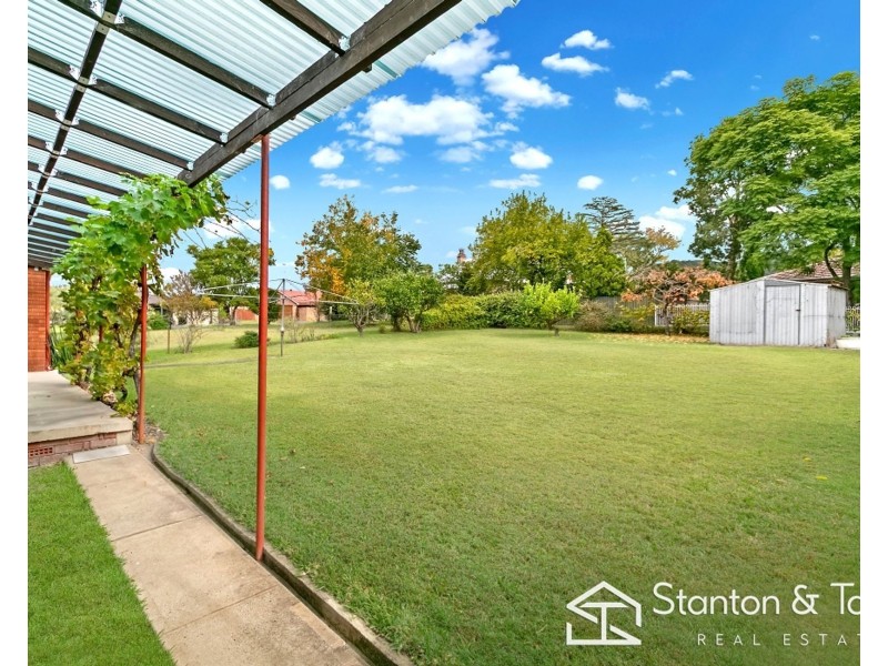 27 RUSSELL STREET, Emu Plains NSW 2750