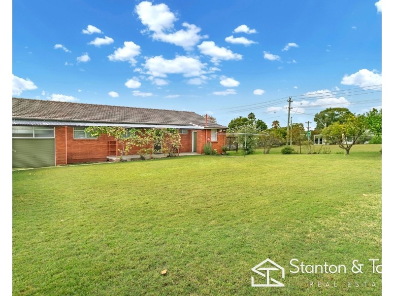 27 RUSSELL STREET, Emu Plains NSW 2750